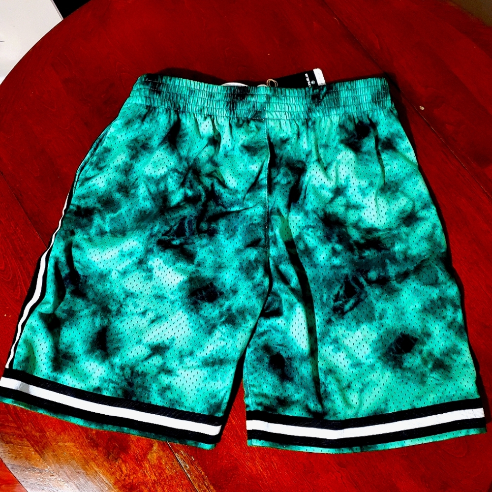 Mitchell & Ness Boston Celtics Shorts NBA Galaxy Swingman Green Multiple Sizes - Picture 15 of 16